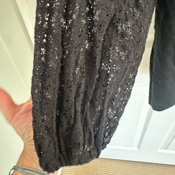 GAP Women's Elegant Black Blouse with Lace Sleeves - Picture 2 of 4